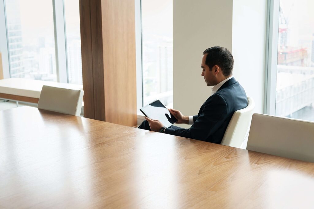 découvrez les enjeux du turnover des employés, ses causes et ses impacts sur la performance des entreprises. apprenez des stratégies pour réduire le turnover et renforcer la fidélité des équipes.
