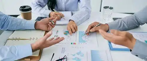 découvrez des stratégies efficaces pour gérer les conflits au sein de votre équipe. apprenez à transformer les désaccords en opportunités de collaboration et à renforcer la cohésion de votre groupe, tout en améliorant la communication et la productivité.