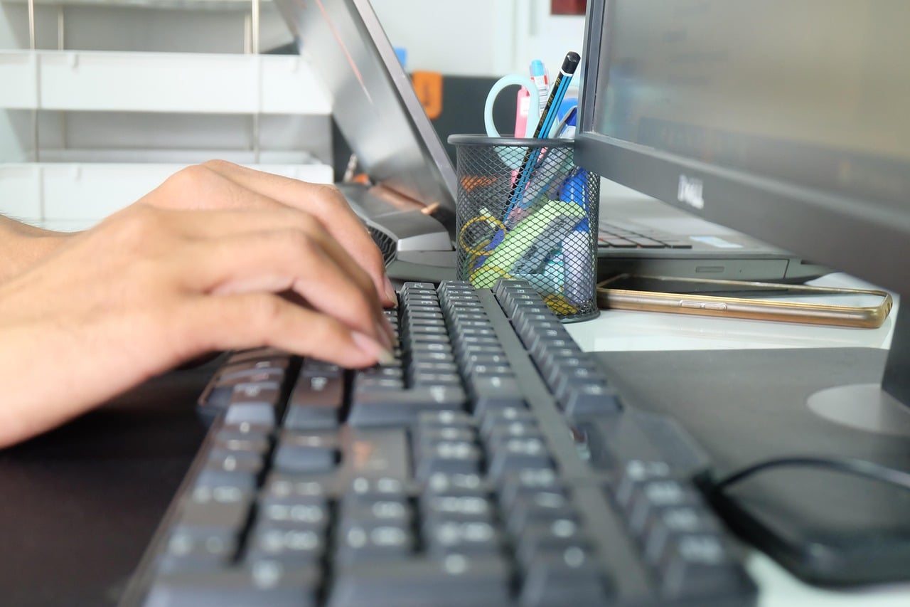 découvrez les avantages du télétravail, une solution flexible qui permet d'améliorer la productivité tout en offrant un meilleur équilibre entre vie professionnelle et vie privée. explorez les meilleures pratiques pour réussir dans un environnement de travail à distance.