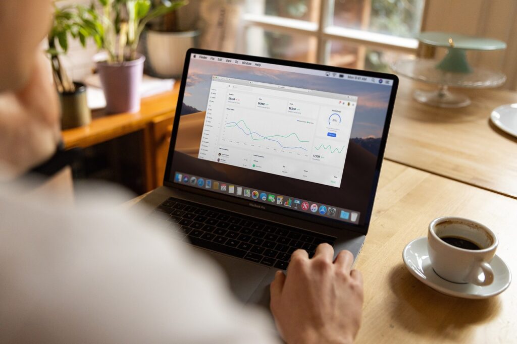 découvrez les avantages du télétravail, ses meilleures pratiques et comment optimiser votre productivité tout en travaillant à distance. explorez les outils indispensables et les stratégies pour équilibrer vie professionnelle et personnelle.