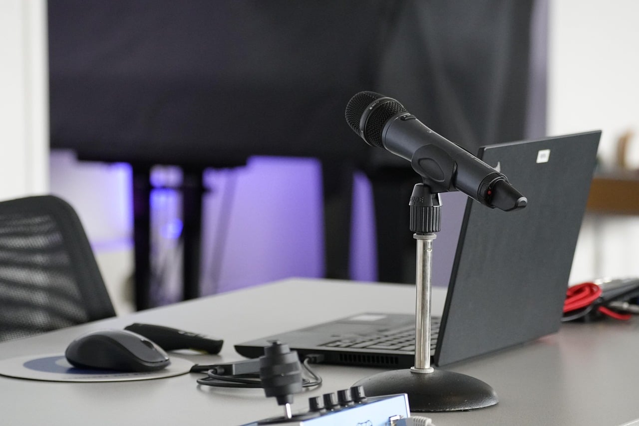 découvrez les avantages du travail à distance : flexibilité, productivité accrue et équilibre entre vie professionnelle et personnelle. apprenez à optimiser votre environnement de travail à domicile et à tirer le meilleur parti de cette nouvelle manière de travailler.